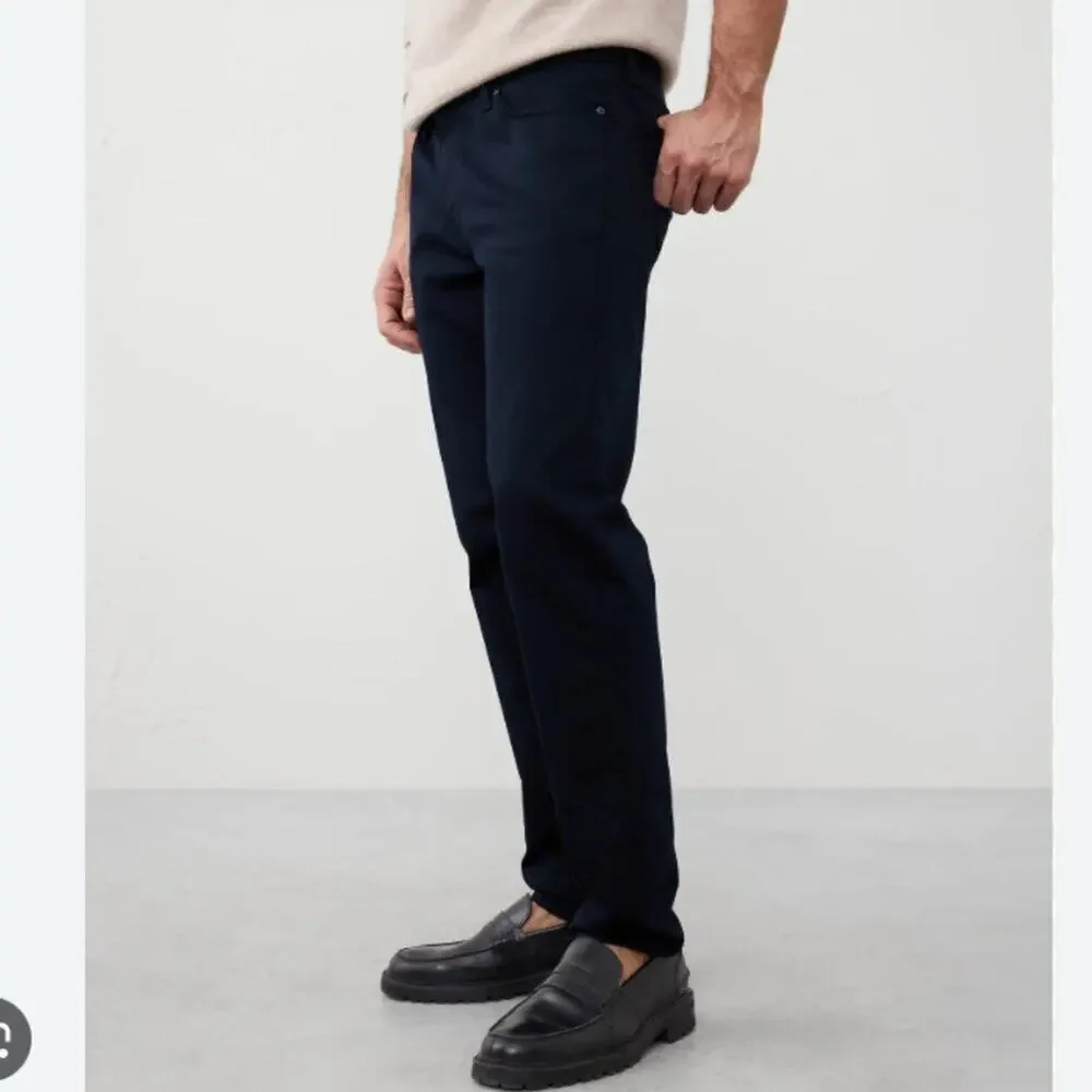 Banana Republic Men's Navy Travelers Athletic Tapered Fit Size 35x32
